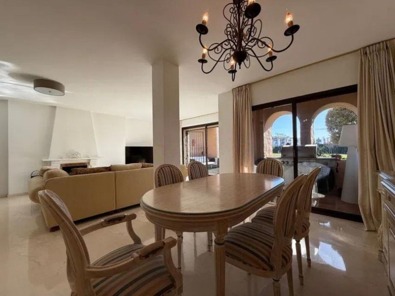 Apartment for Sale in Atalaya, Malaga 7
