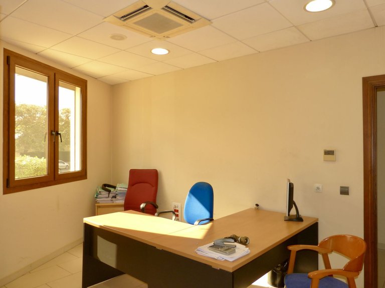 Commercial for Sale in Cabopino, Malaga 11
