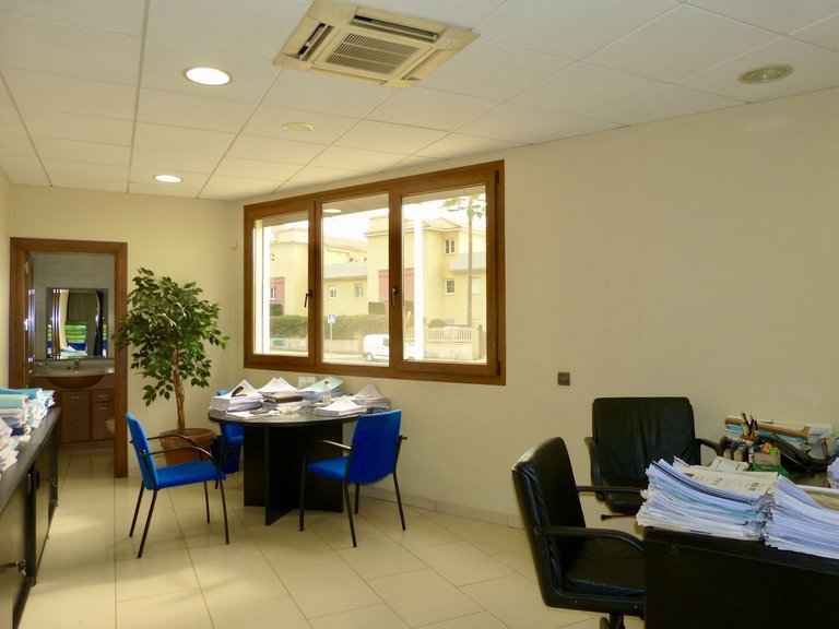 Commercial for Sale in Cabopino, Malaga 9