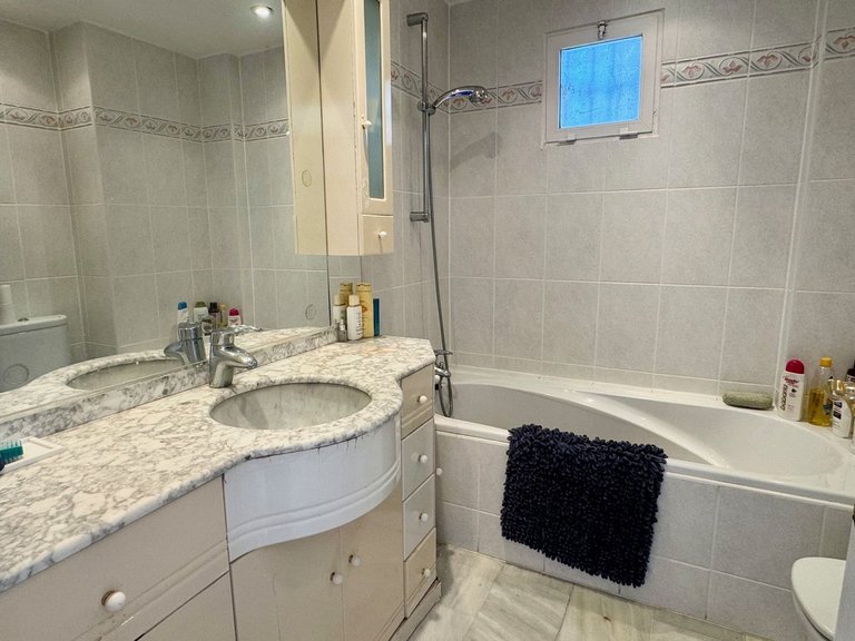 Apartment for Sale in Las Chapas, Malaga 15