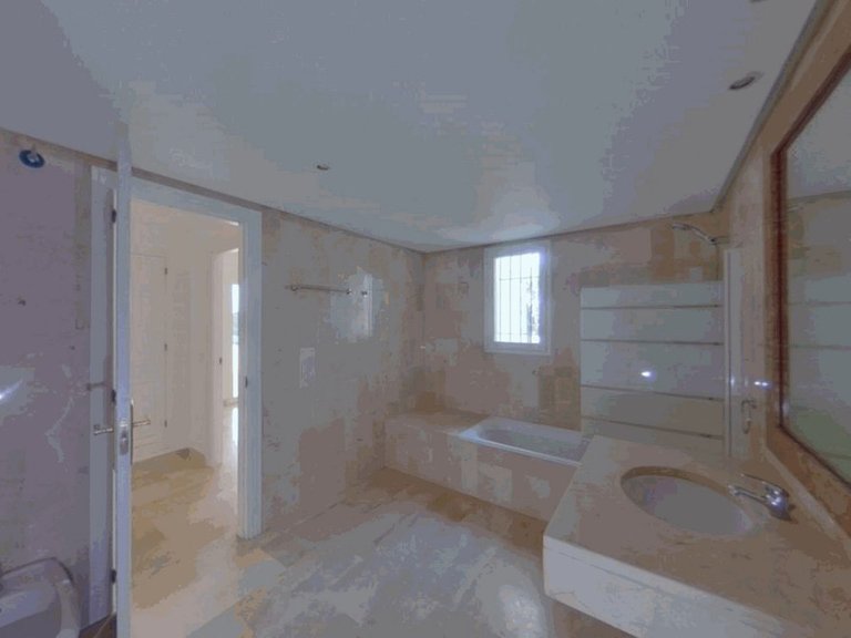 Villa for Sale in Estepona, Malaga 10
