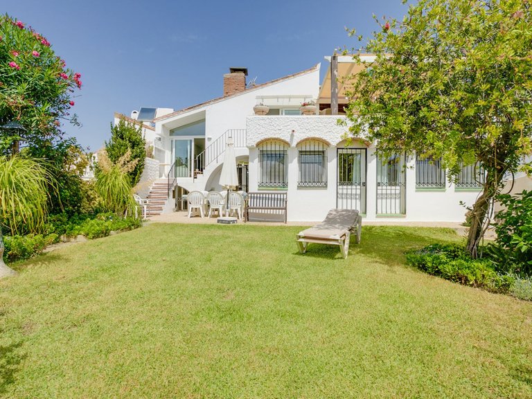 Apartment for Sale in Costa del Sol, Estepona, Malaga 1