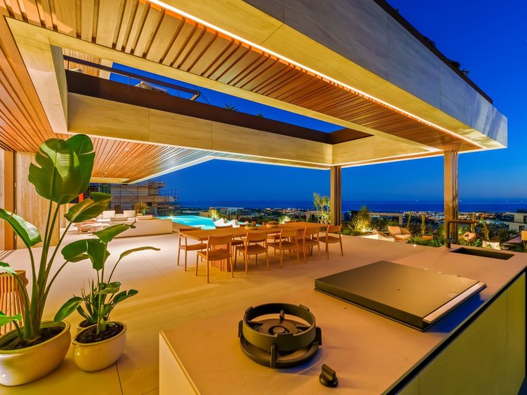 Villa for Sale in Marbella, Malaga 3