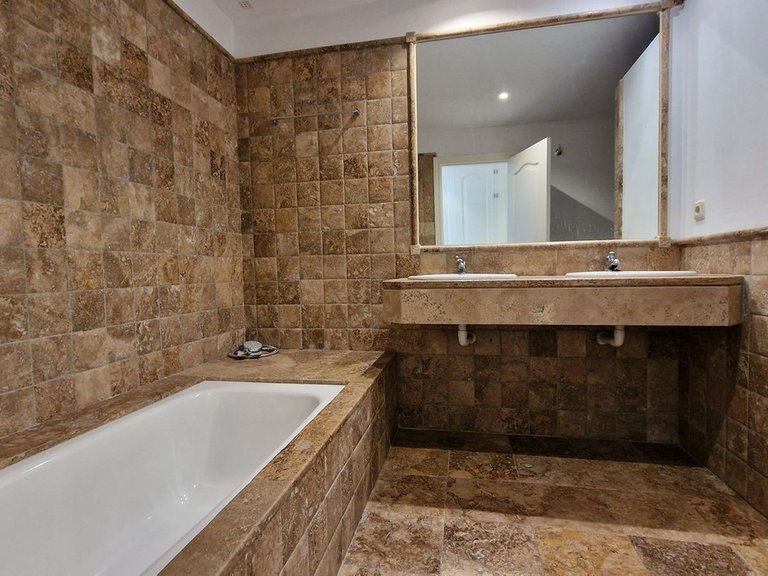 Apartment for Rent in Estepona, Malaga 18