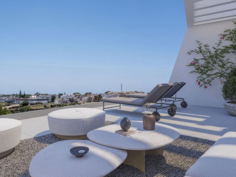 Town House for Sale in New Golden Mile, Malaga 1