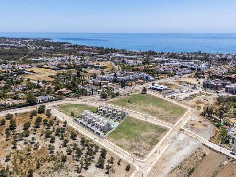 Town House for Sale in New Golden Mile, Malaga 5