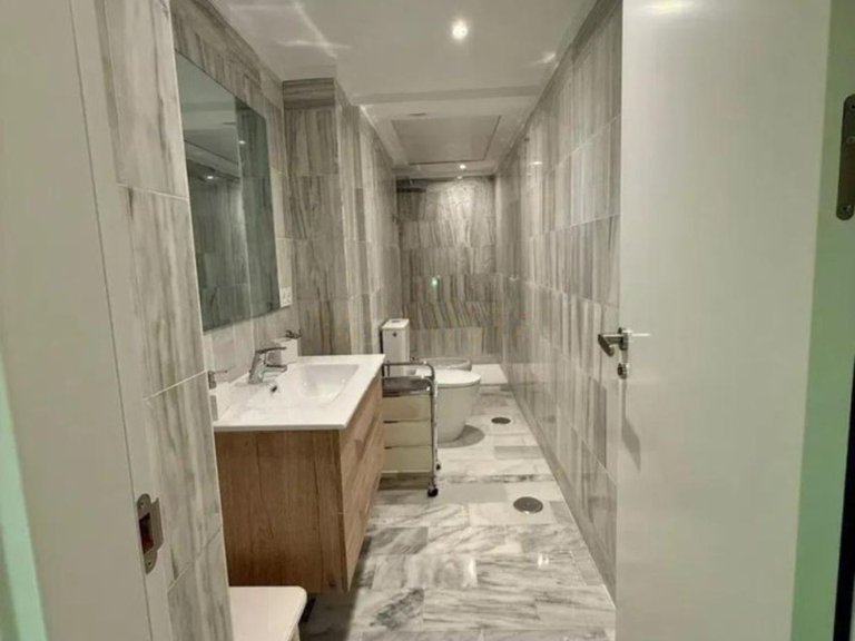 Apartment for Sale in Puerto Banús, Malaga 11