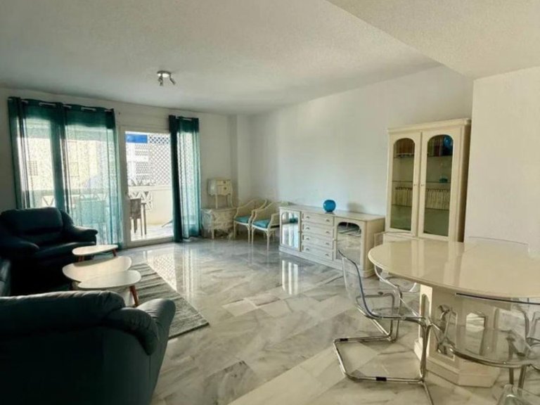 Apartment for Sale in Puerto Banús, Malaga 2
