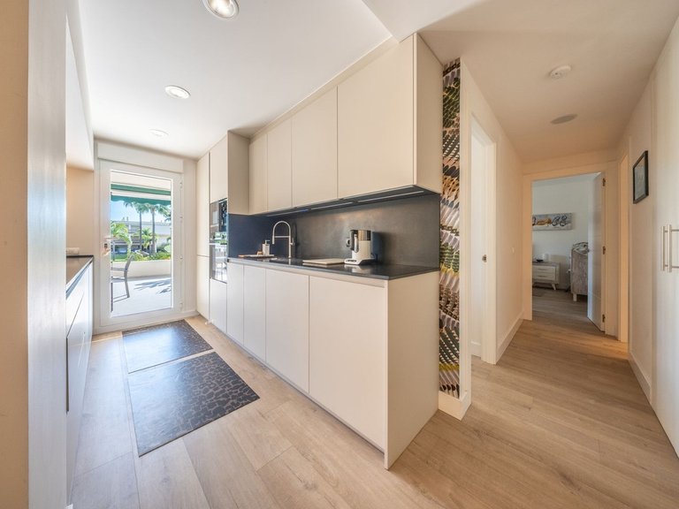 Apartment for Sale in Nueva Andalucía, Malaga 13