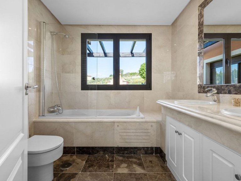 Town House for Sale in Costa del Sol Estepona, Malaga 24