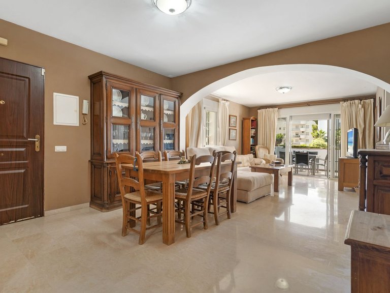 Apartment for Sale in Nueva Andalucía, Malaga 23