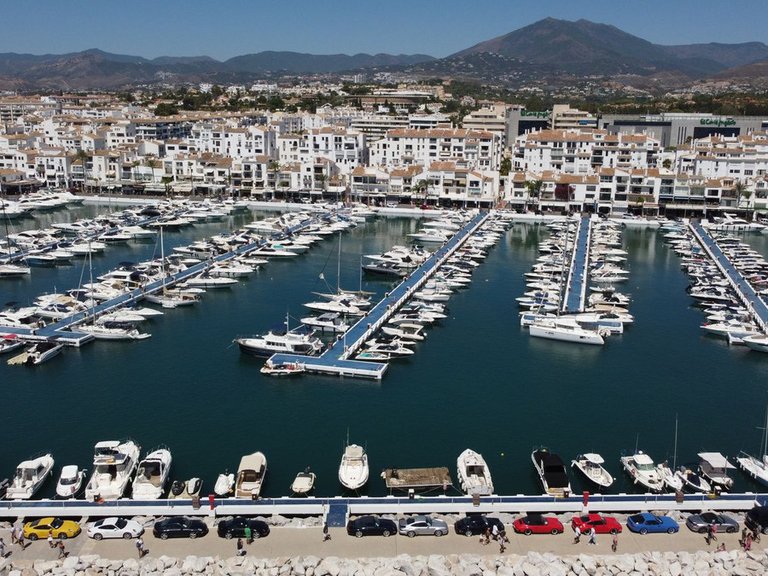 Apartment for Sale in Nueva Andalucía, Malaga 3