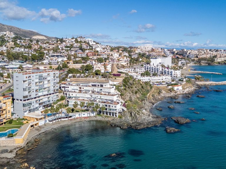 Apartment for Sale in Benalmadena Costa, Malaga 16