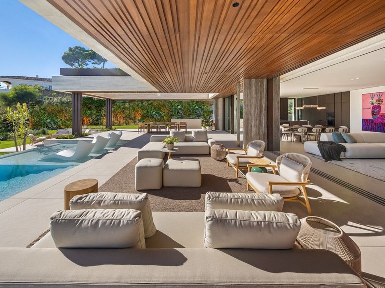 Villa for Sale in Benahavís, Malaga 42