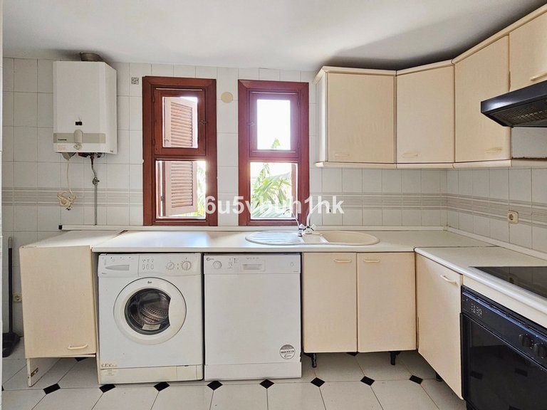 Town House for Sale in Estepona, Malaga 9
