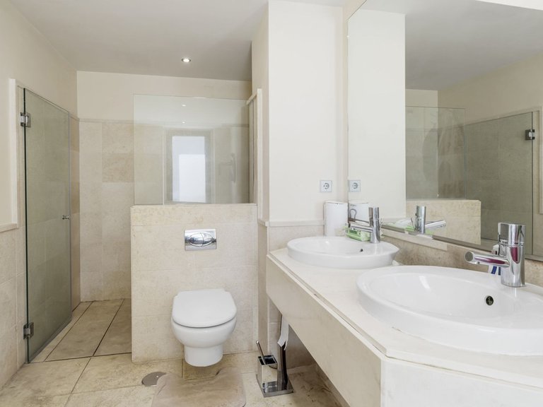 Apartment for Sale in Los Flamingos, Malaga 10