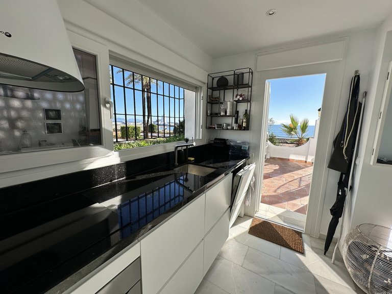 Town House for Sale in La Duquesa, Malaga 10