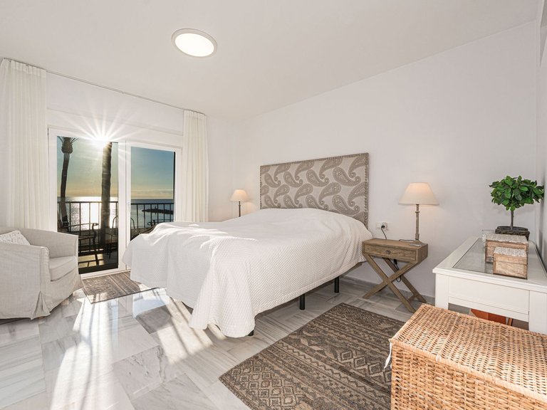 Town House for Sale in La Duquesa, Malaga 18