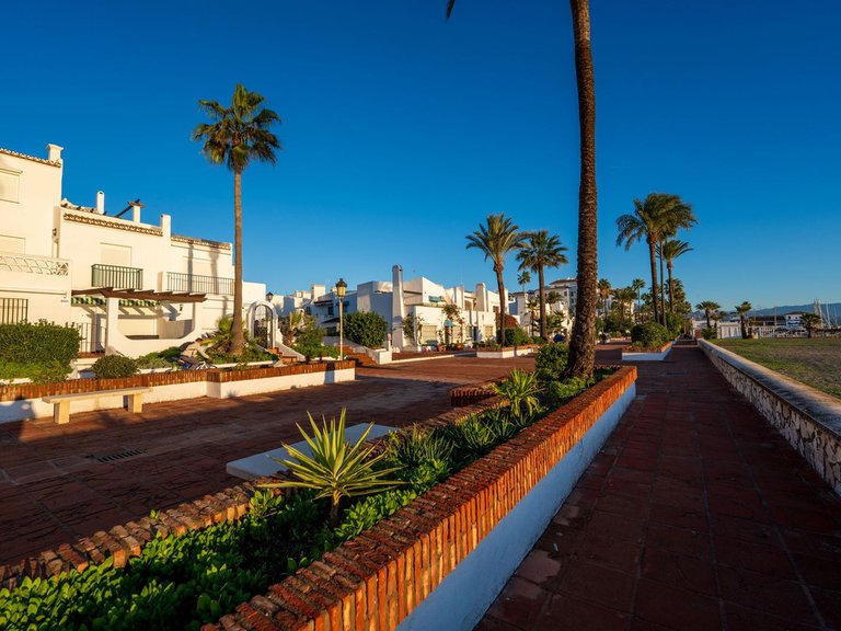 Town House for Sale in La Duquesa, Malaga 27