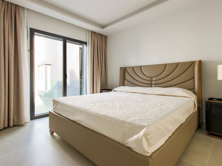 Town House for Sale in Estepona, Malaga 17