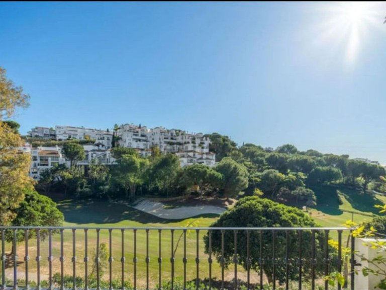 Apartment for Sale in La Quinta, Malaga 1