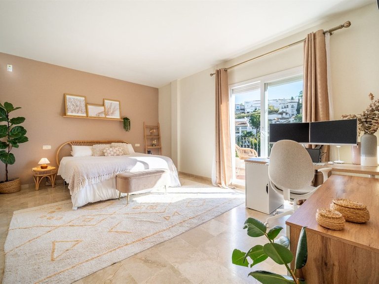 Apartment for Sale in La Quinta, Malaga 12