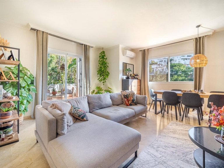 Apartment for Sale in La Quinta, Malaga 2