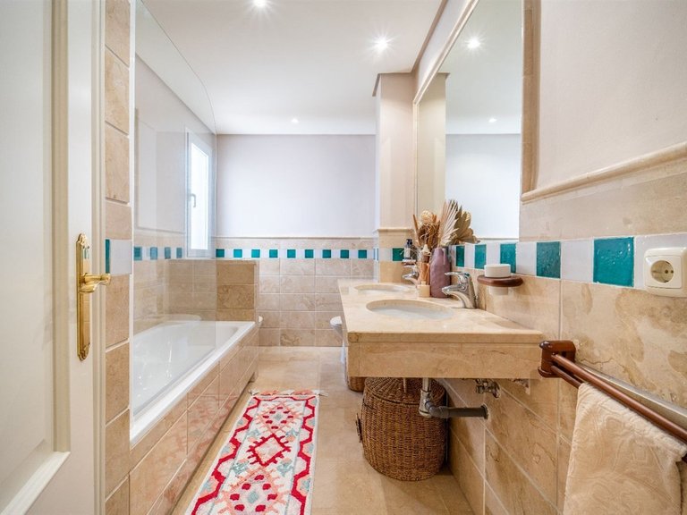 Apartment for Sale in La Quinta, Malaga 21