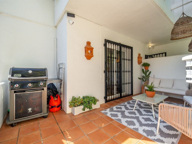Apartment for Sale in La Quinta, Malaga 8