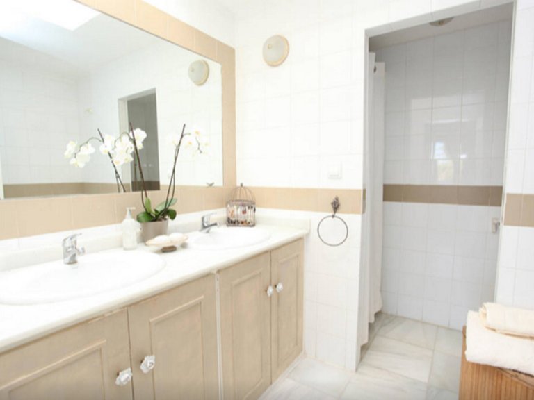 Town House for Sale in Guadalmina Alta, Malaga 9