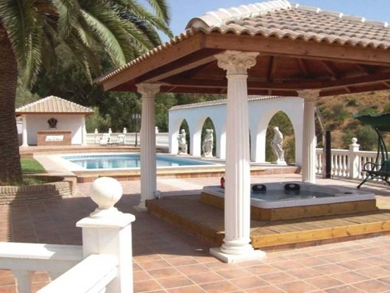Villa for Sale in Inland Alhaurin El Grande, Malaga 2