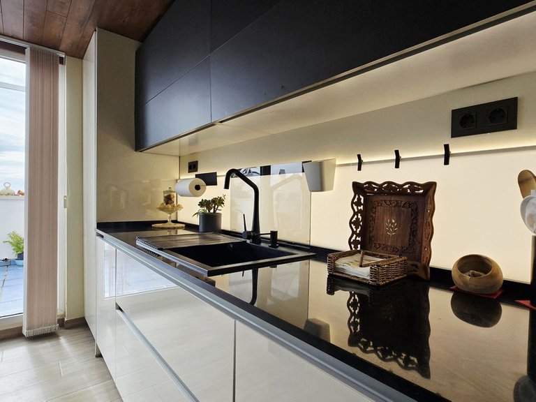 Apartment for Sale in Nueva Andalucía, Malaga 18