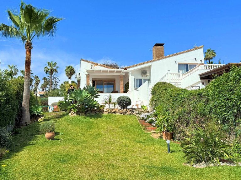 Villa for Sale in Estepona, Malaga 1