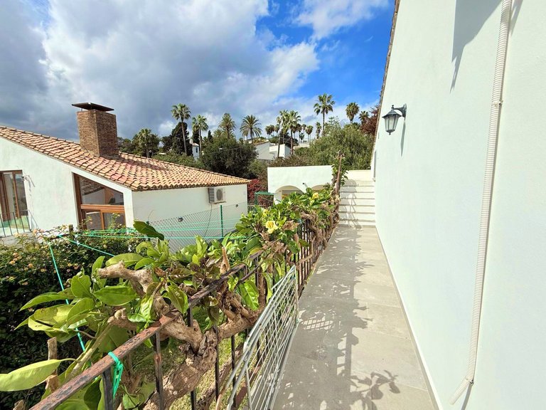 Villa for Sale in Estepona, Malaga 14