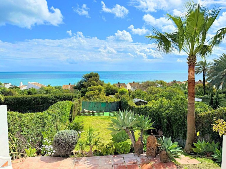Villa for Sale in Estepona, Malaga 3