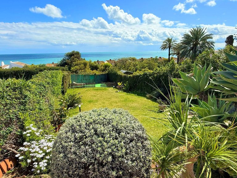 Villa for Sale in Estepona, Malaga 42