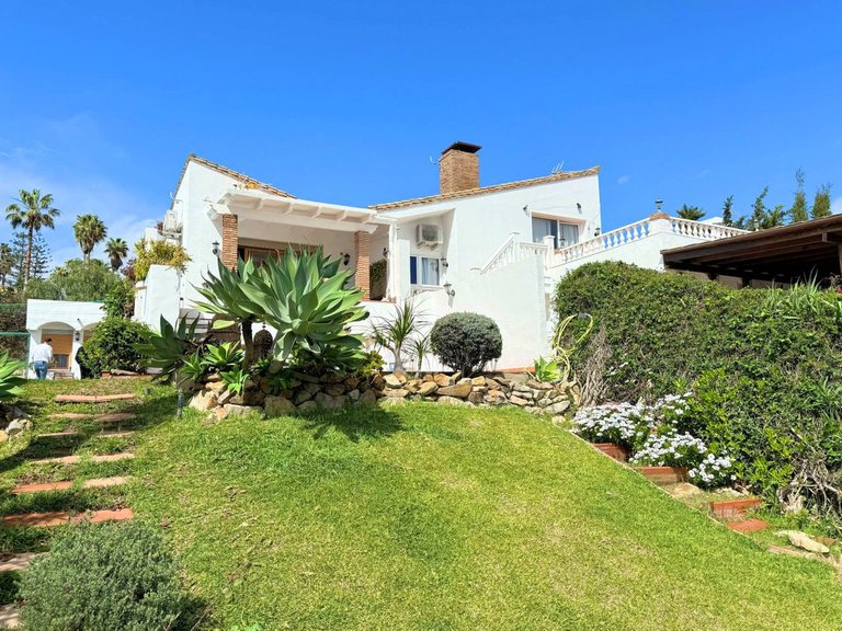 Villa for Sale in Estepona, Malaga 43