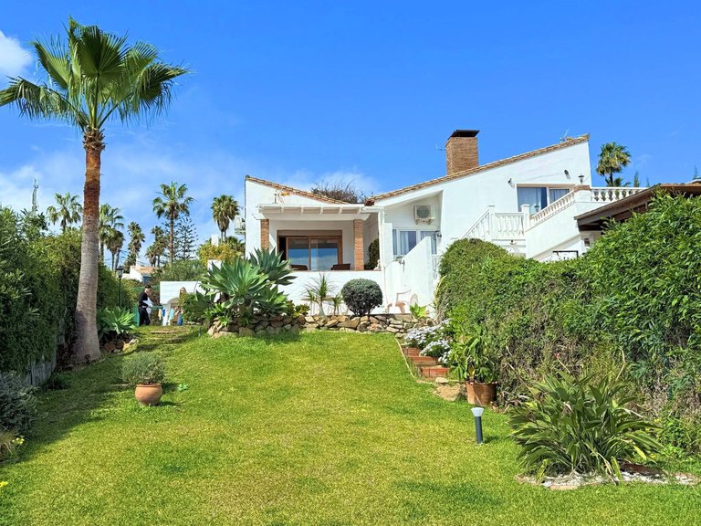 Villa for Sale in Estepona, Malaga 44