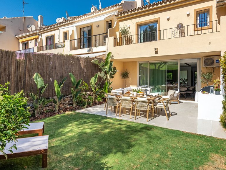Town House for Sale in Nueva Andalucía, Malaga 12