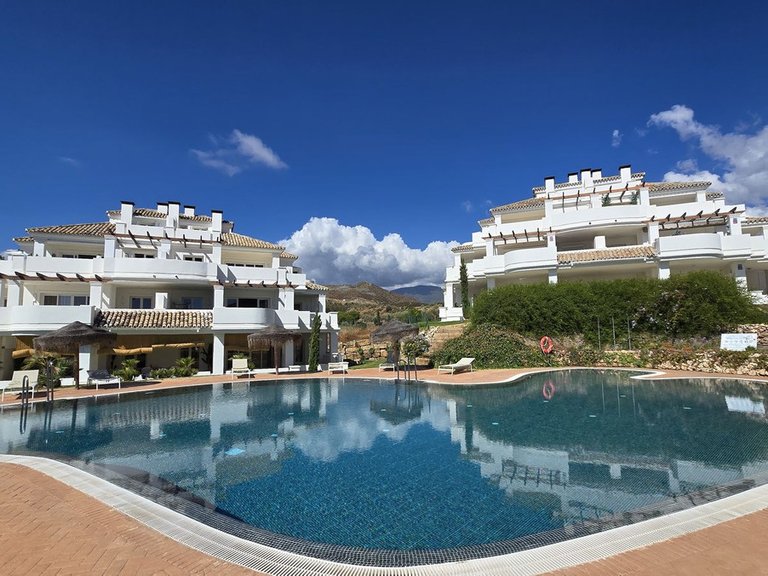 Apartment for Sale in Nueva Andalucía, Malaga 18
