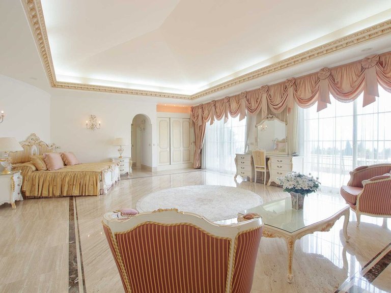 Villa for Sale in Marbella, Malaga 11