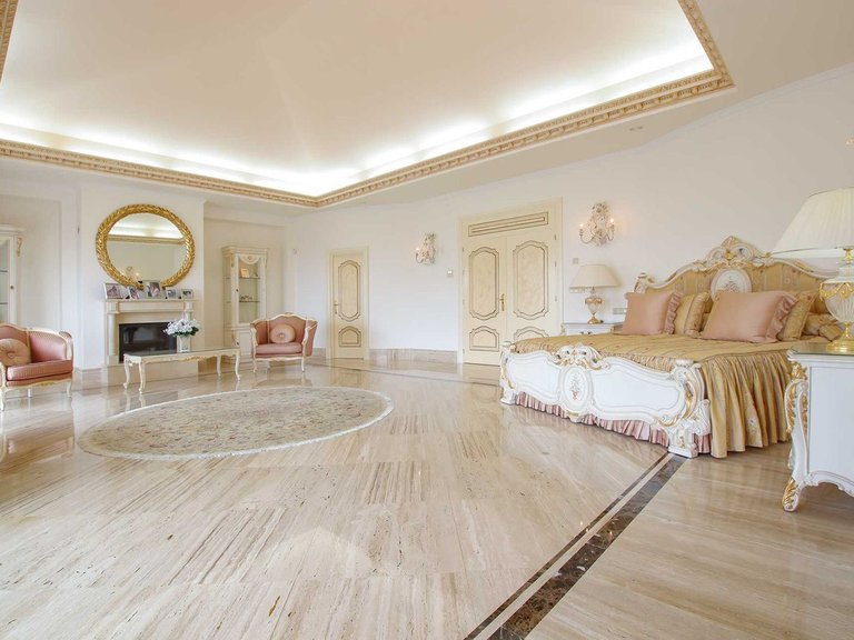 Villa for Sale in Marbella, Malaga 12