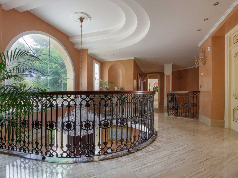 Villa for Sale in Marbella, Malaga 19