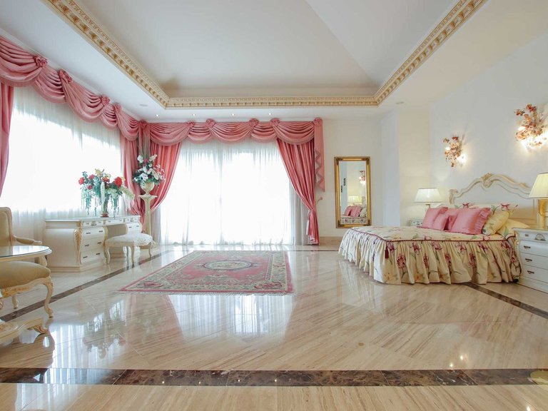 Villa for Sale in Marbella, Malaga 29