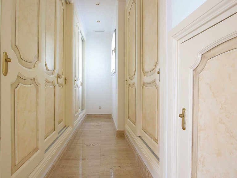 Villa for Sale in Marbella, Malaga 30