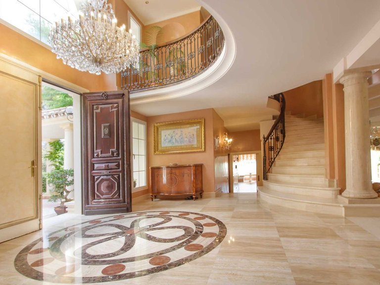 Villa for Sale in Marbella, Malaga 8