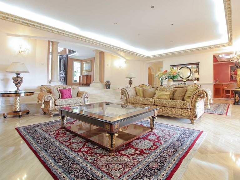 Villa for Sale in Marbella, Malaga 9