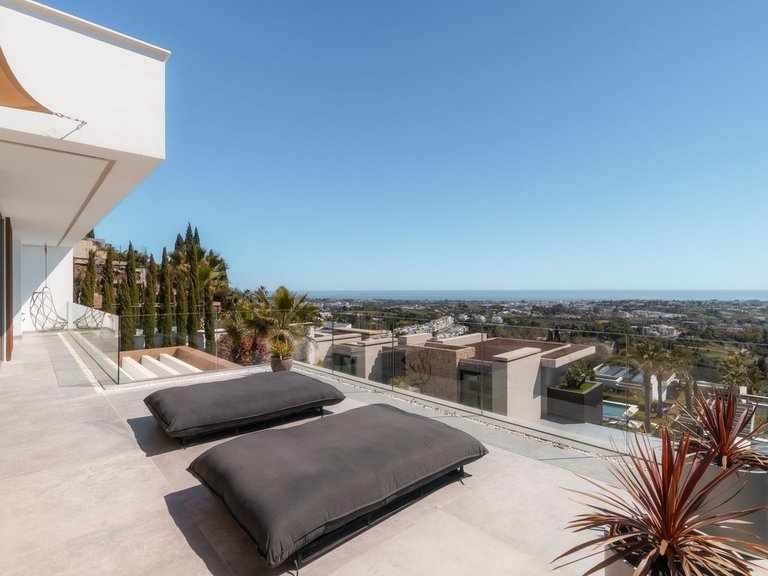 Villa for Sale in La Quinta, Malaga 24