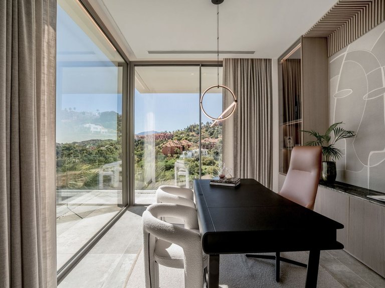 Villa for Sale in La Quinta, Malaga 25