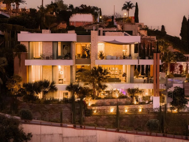 Villa for Sale in La Quinta, Malaga 28